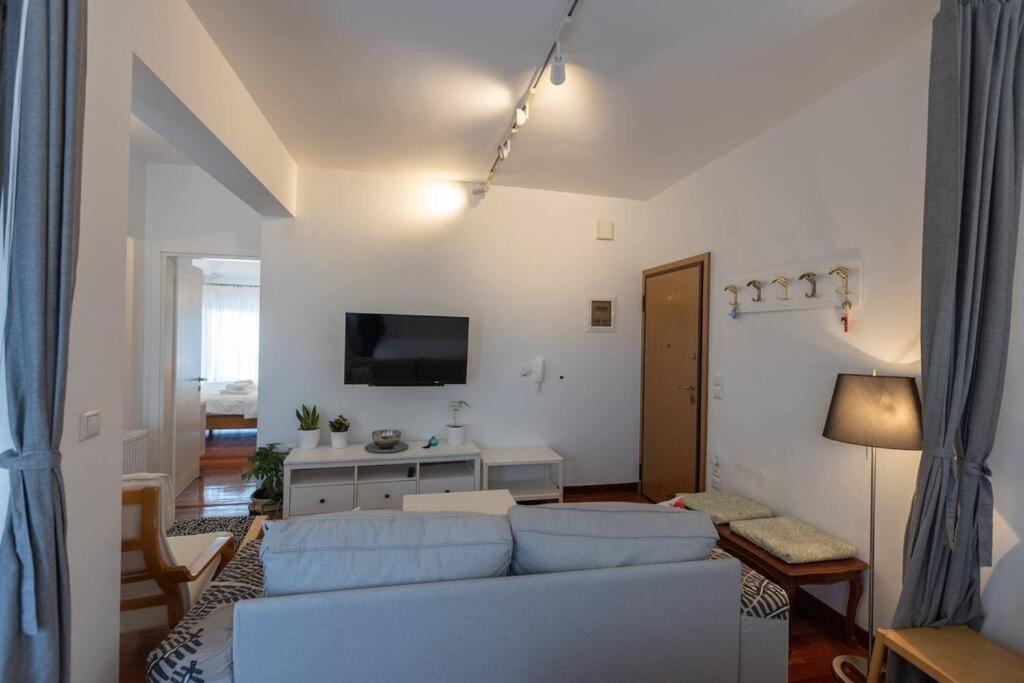 Ferienwohnung Λάρισα Διαμέρισμα Με Θέα Πλατεία Στο Κέντρο Της Πόλης Exterior foto