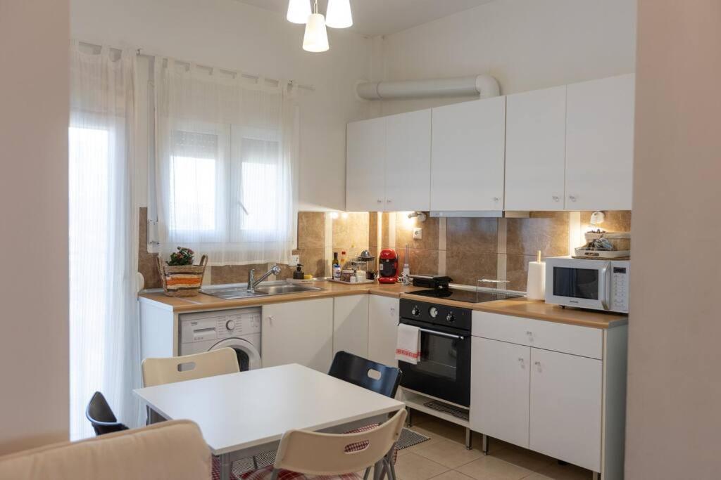 Ferienwohnung Λάρισα Διαμέρισμα Με Θέα Πλατεία Στο Κέντρο Της Πόλης Exterior foto